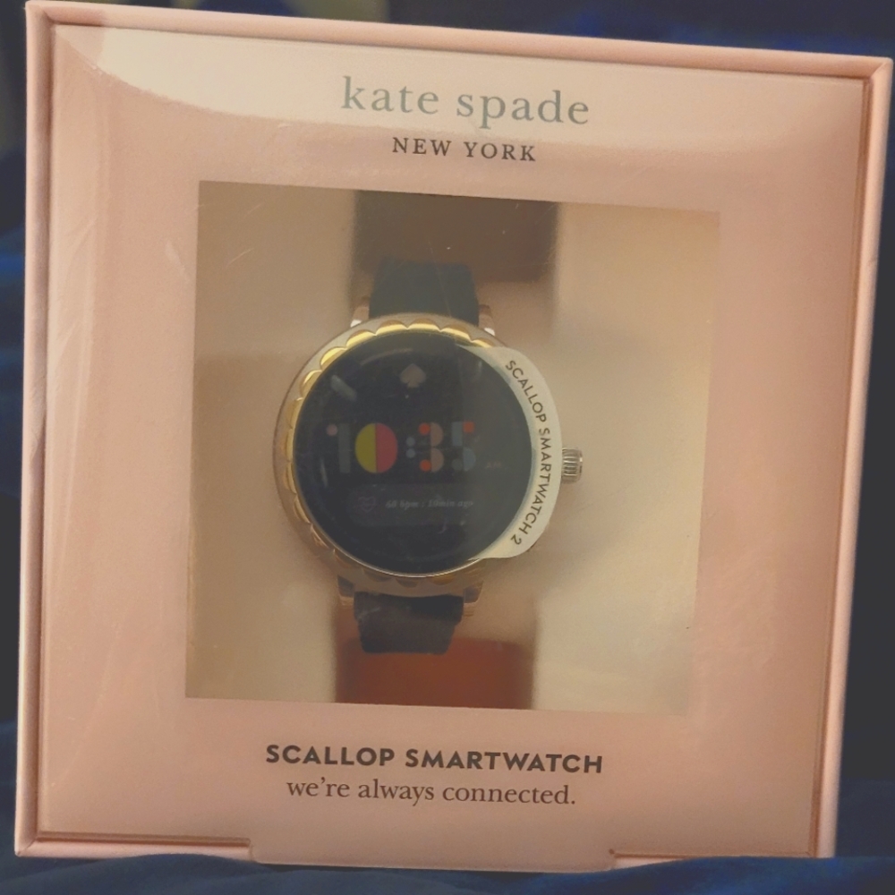 Kate Spade Scallop Smartwatch